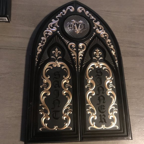 Kat Von D Other - Limited Edition KVD Saint & Sinner Palette Kat Von D Other - Limited Edition KVD Saint & Sinner Palette